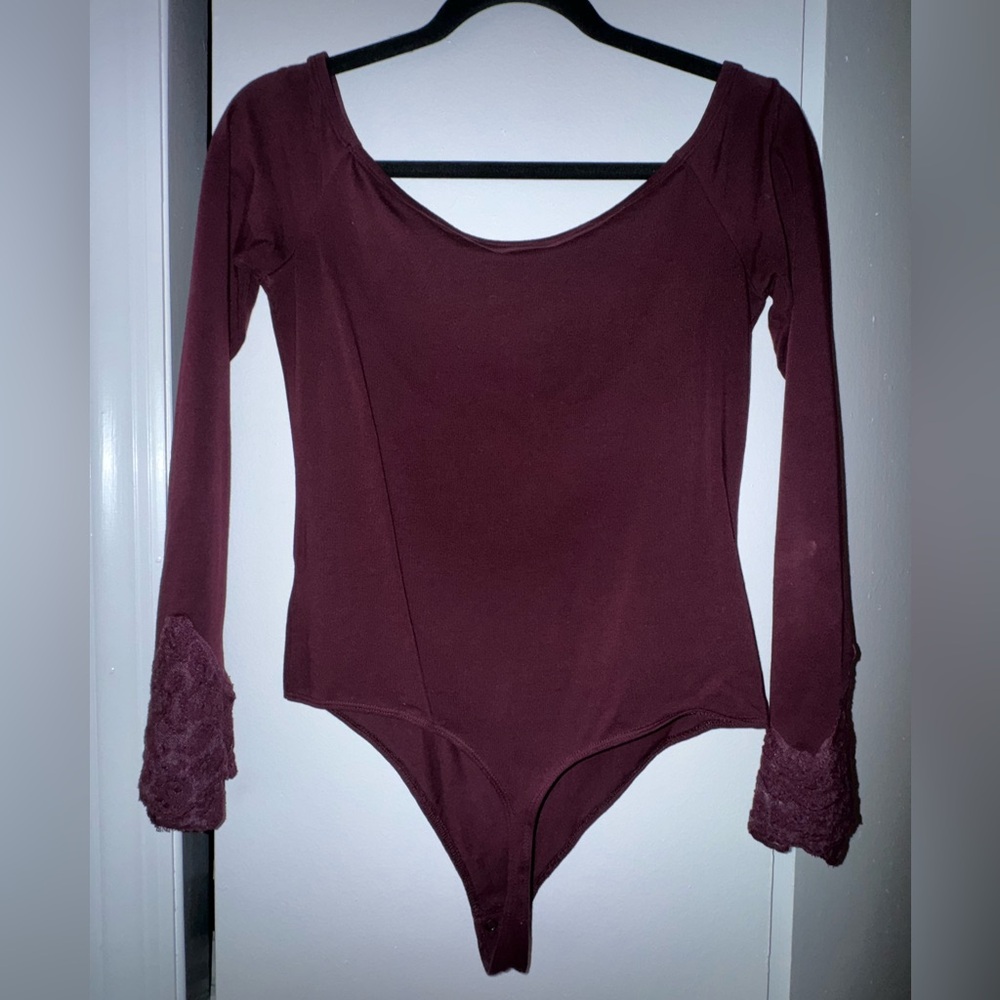 Express Bodysuit with Lace detail Bell Sleeves - Picture 2 of 3